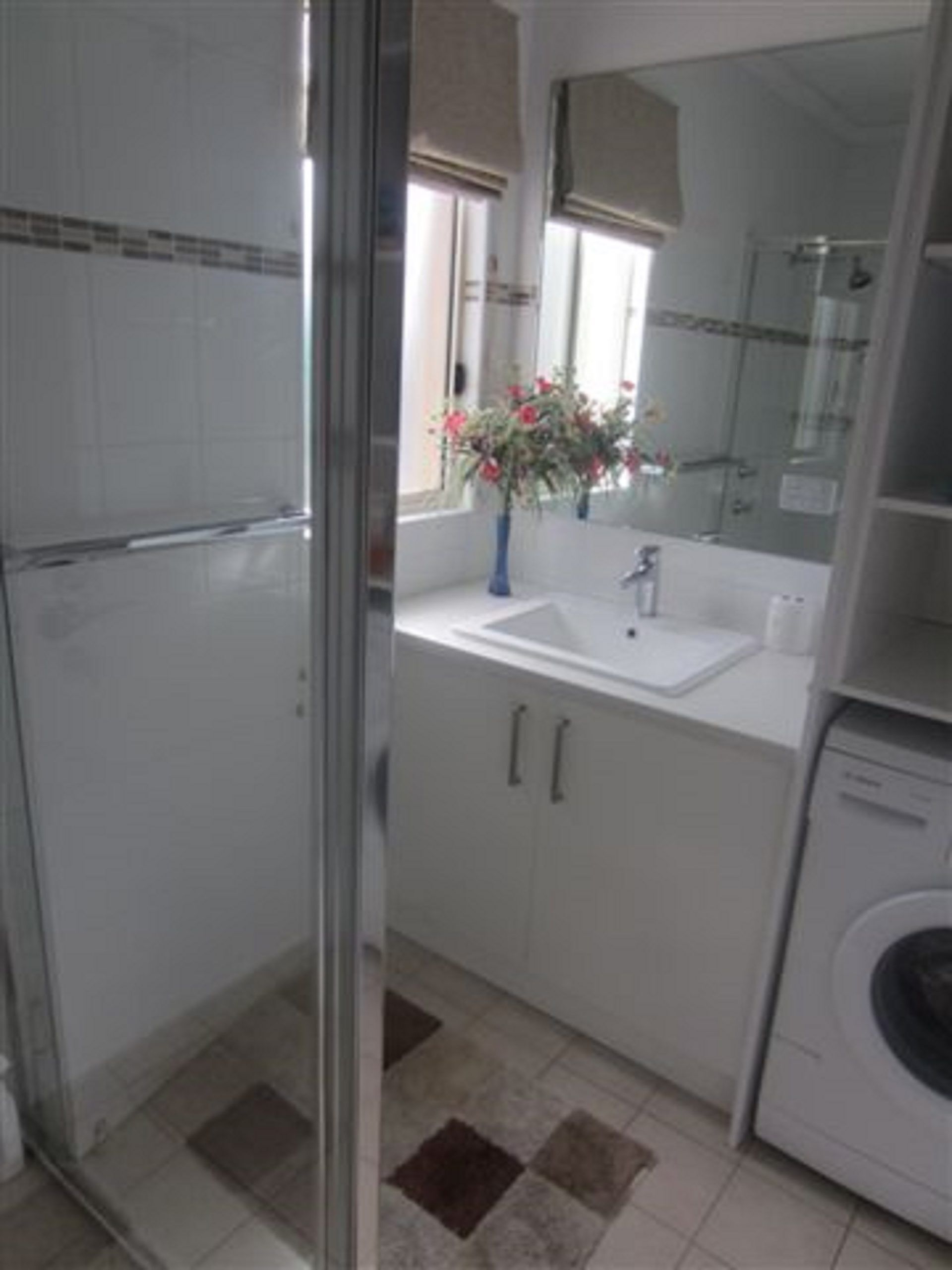 The Porthole - close to beach.  Winter Off Peak Special! — image 14