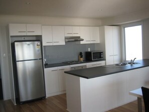 Microondas, horno, lavavajillas y tostadora