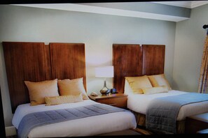 2 habitaciones, tabla de planchar con plancha, internet y ropa de cama 