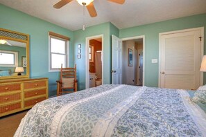 4 bedrooms, WiFi, bed sheets - Oceanfront 4-bedroom home at Holden Beach, perfect for fun and relaxation. (Holden Beach)
