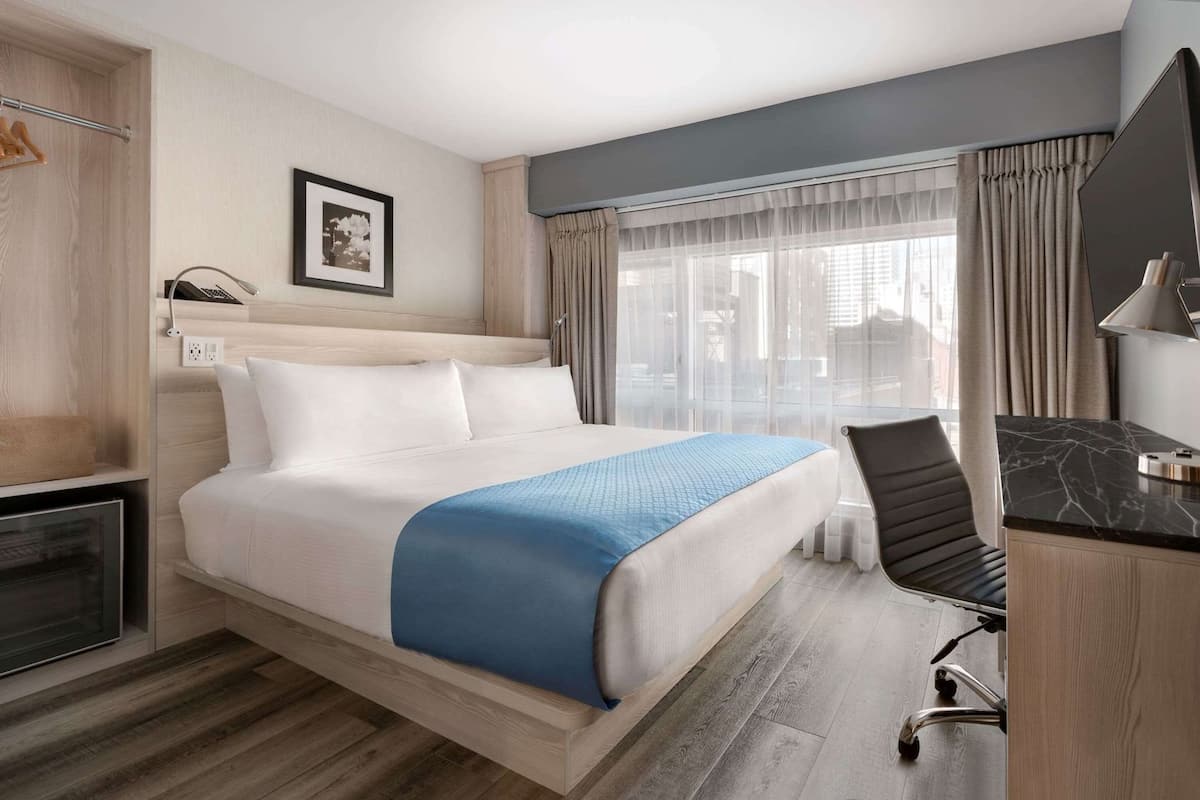 In-room safe, desk, laptop workspace, iron/ironing board