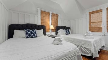 7 bedrooms, iron/ironing board, WiFi (free), bed sheets