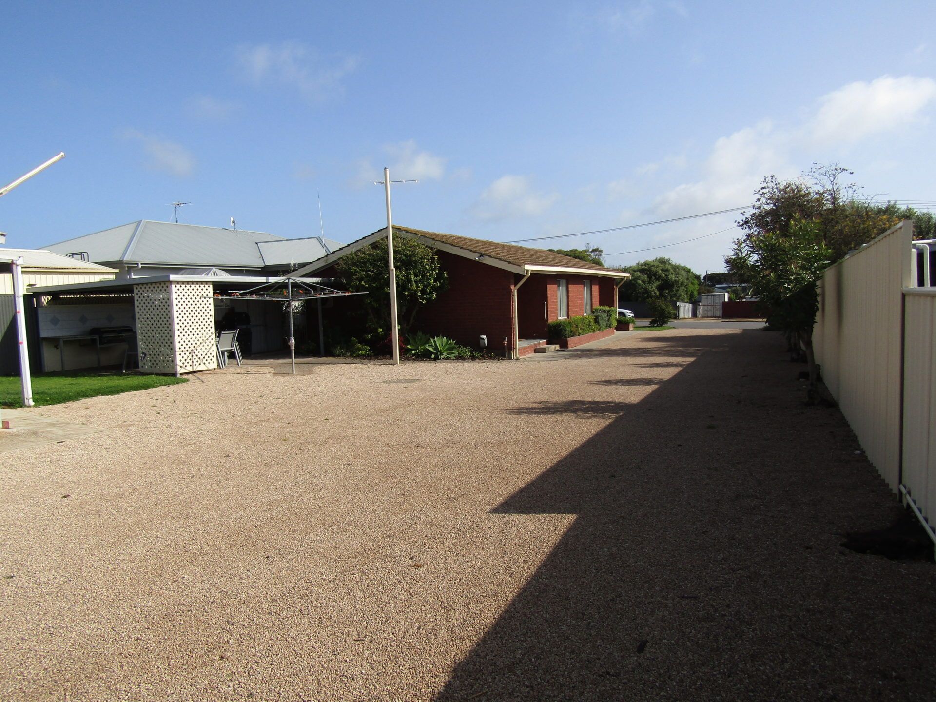 Clan Ranald Unit 2  ~  Short walk to all amenities!  UNLIMITED FREE WI-FI! — image 7