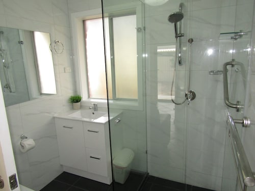 Clan Ranald Unit 2 ~ Short walk to all amenities! UNLIMITED FREE WI-FI!