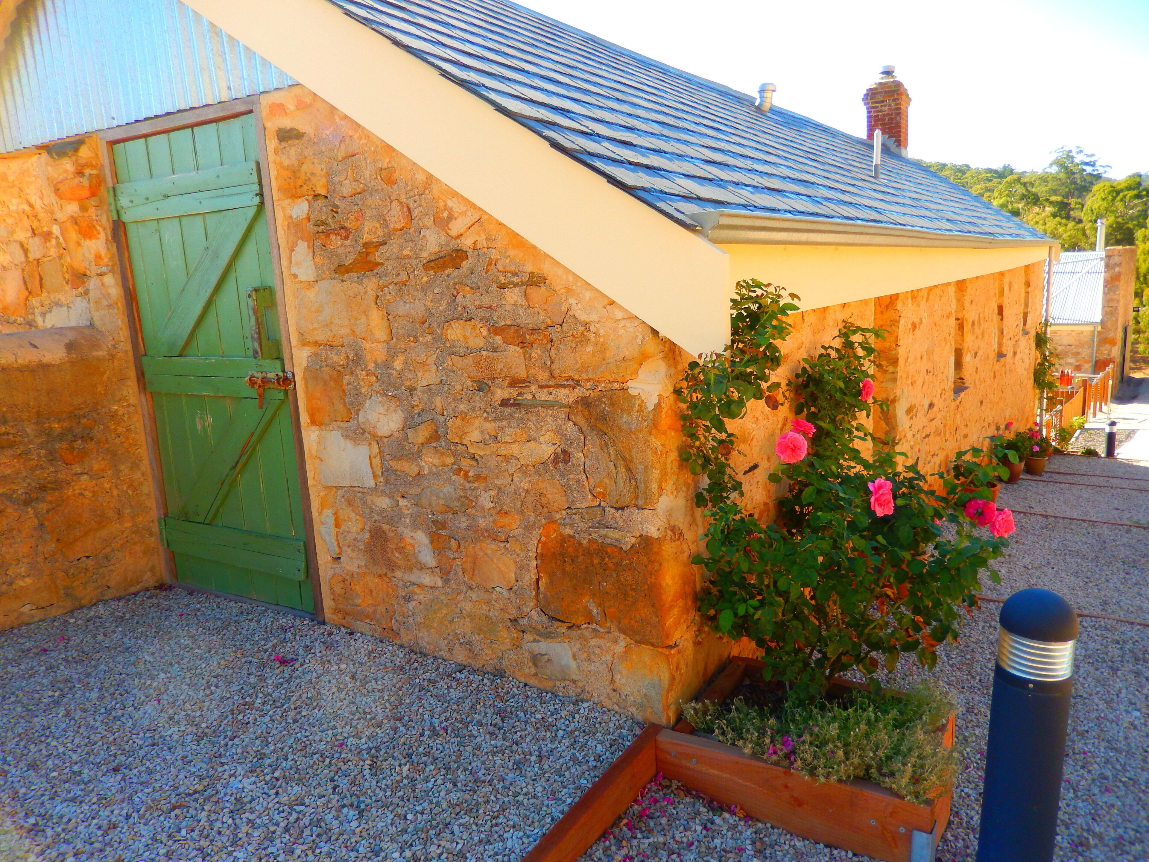Morialta Barns - The Bakery - Unique Heritage Accommodation — image 2