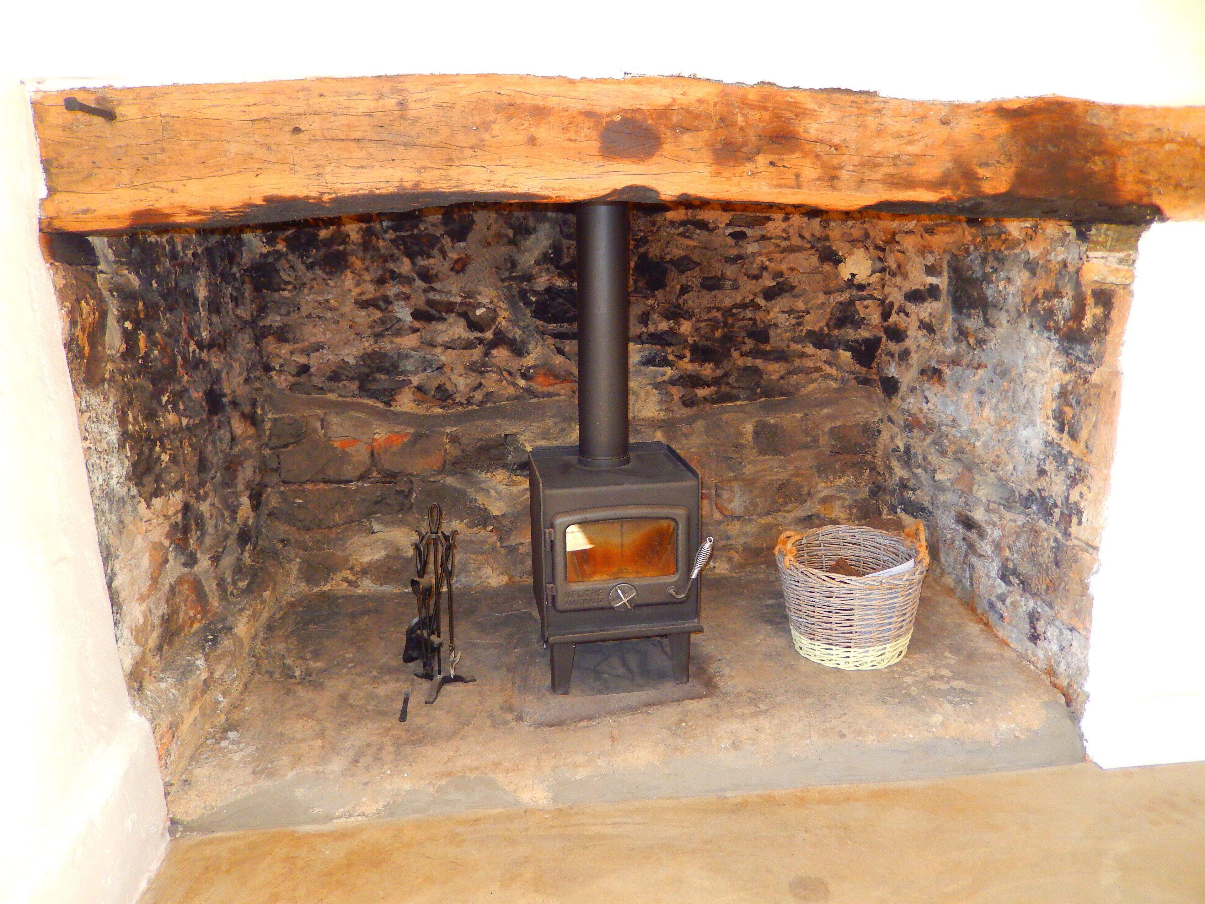 Morialta Barns - The Bakery - Unique Heritage Accommodation — image 3