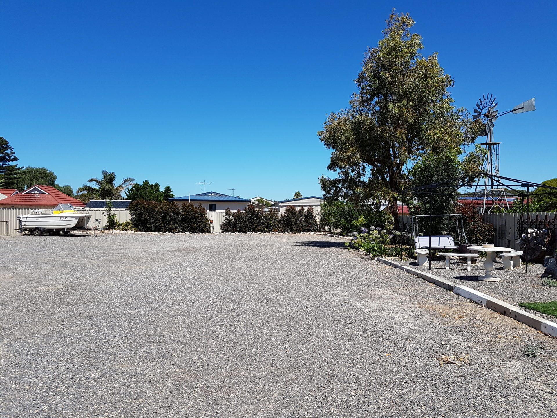 Blue Line Unit 4 - Great location! Close to all amenities! Off Peak Special! — image 12