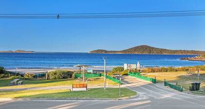 serenity at Fingal Bay 2