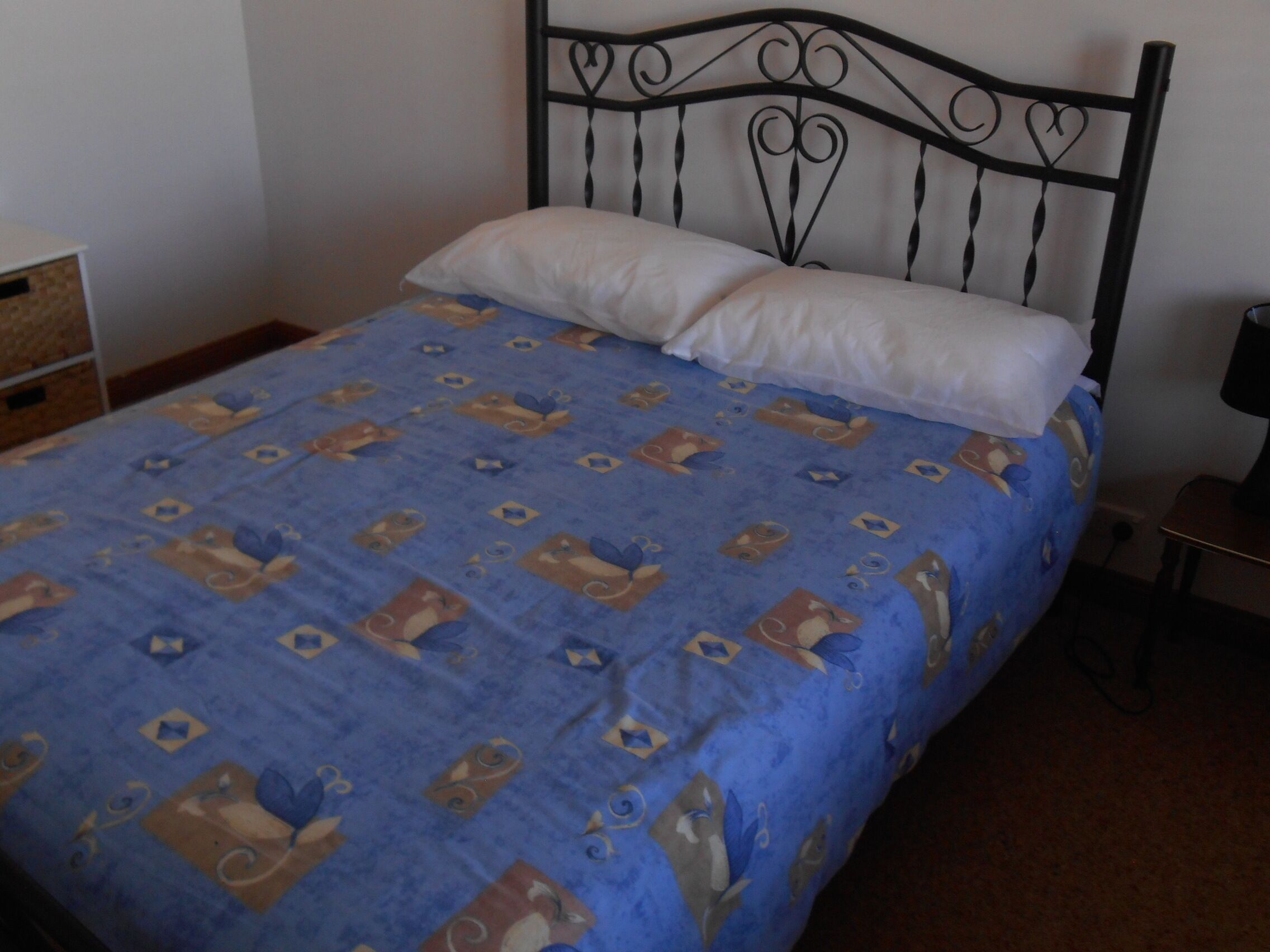 Nevah Barc ~ Short walk to shops and jetty! — image 11