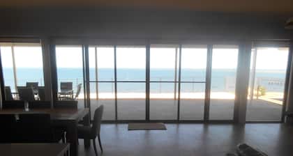 Sea La Vu - Cliff top Sea Views - Winter Off Peak Special!