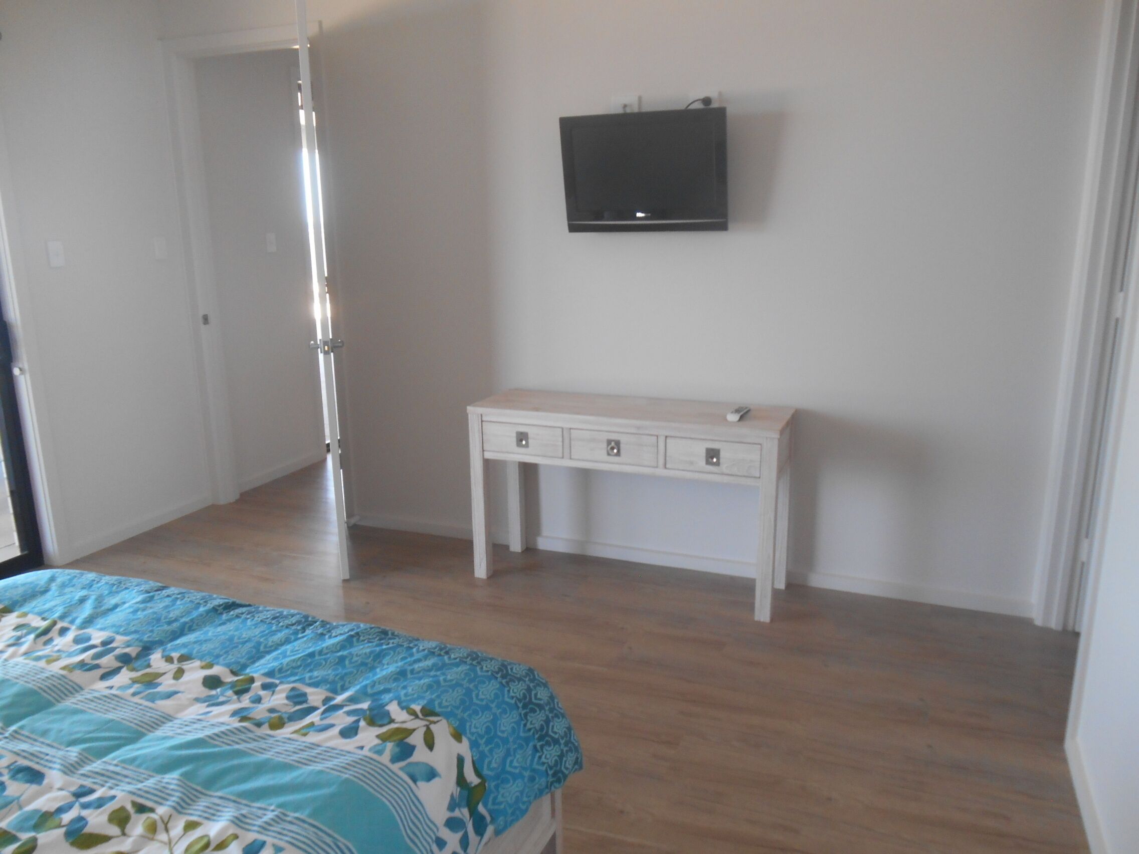 Sea La Vu - Cliff top Sea Views - Winter Off Peak Special! — image 12