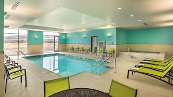 Indendørs pool