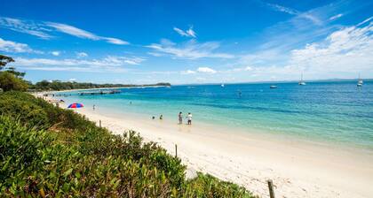 Castaways, Einheit 8/17 Shoal Bay Road