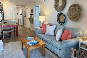 TV - PET FRIENDLY, Private Beach Access, Beach Setup, Pools, HotTub, Tennis/Pickleball, Maravilla 1st Fl (Miramar Beach)