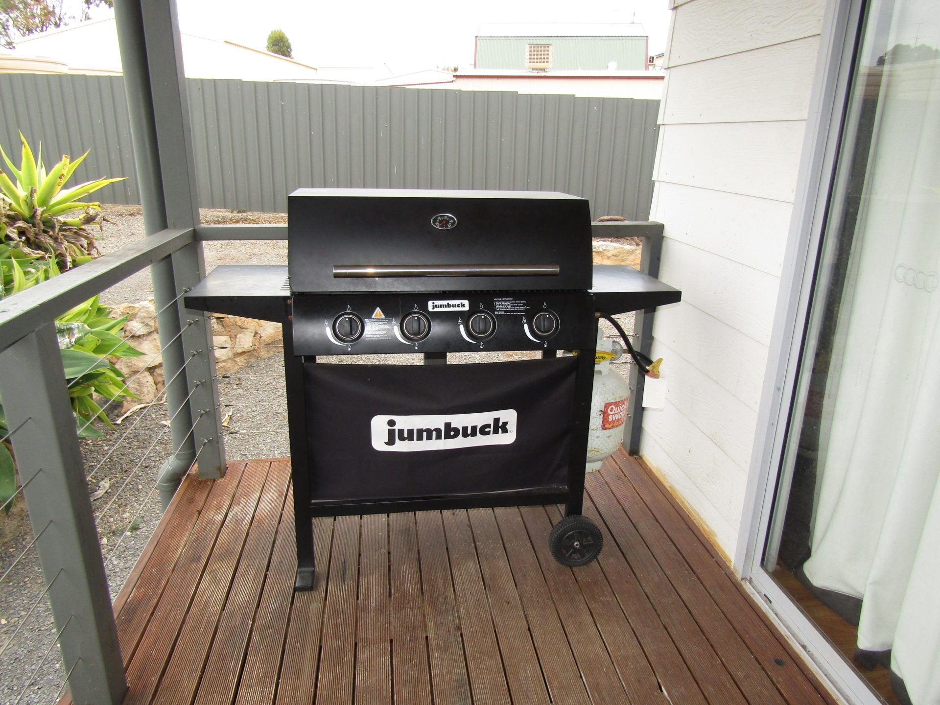 Ocean 17 - Short walk to the beach Free Wifi — image 3