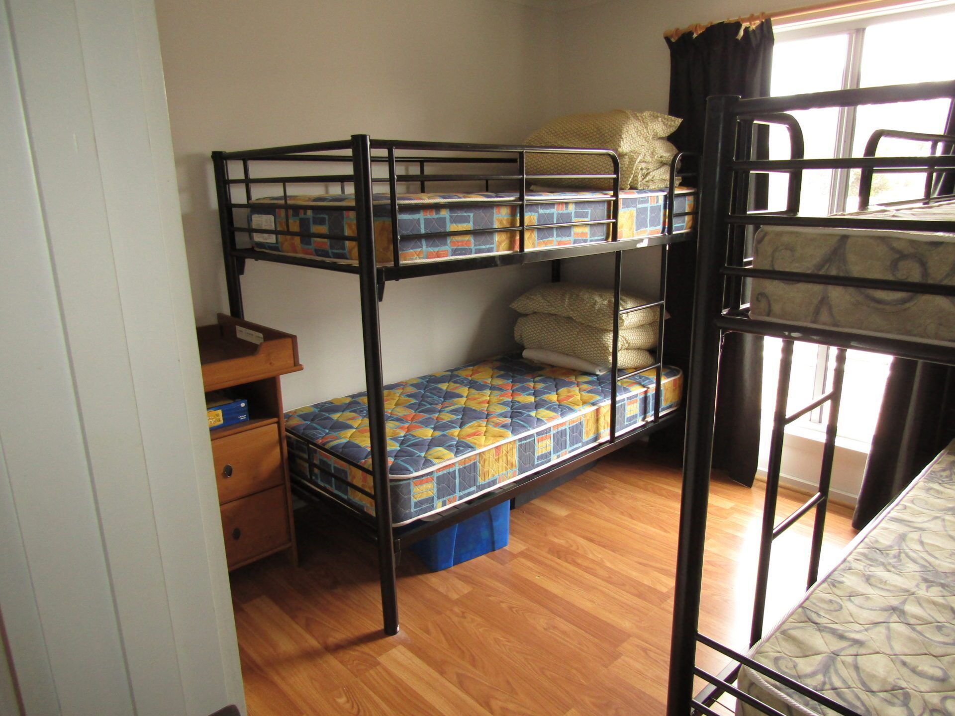 Ocean 17 - Short walk to the beach Free Wifi — image 9