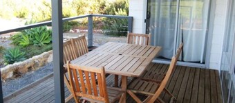 Ocean 17 - Short walk to the beach Free Wifi