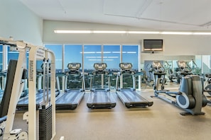 Fitness facility - Dble Bay Studio Sleeps 4, Kitchenette, Pool, Park
 (Miami)