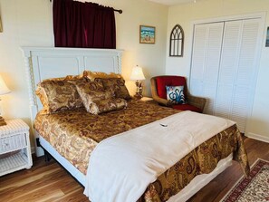 4 bedrooms, WiFi, bed sheets - Seaside: Spacious 4BR oceanfront home in Holden Beach, perfect for 12 guests. (Holden Beach)