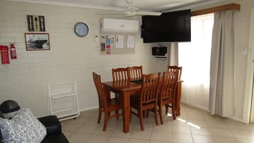 Smart TV, DVD player