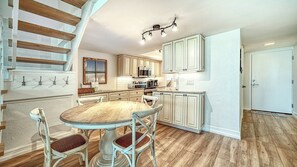 Coffee/tea maker, fridge, microwave, oven - LaPlaya 102B-Directly on the beach with the warm Gulf waters waiting! (Longboat Key)
