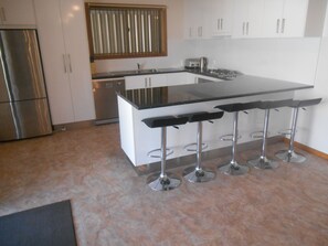 Microwave, oven, dishwasher, toaster - Hardwicke Espy close to beach (Hardwicke Bay)