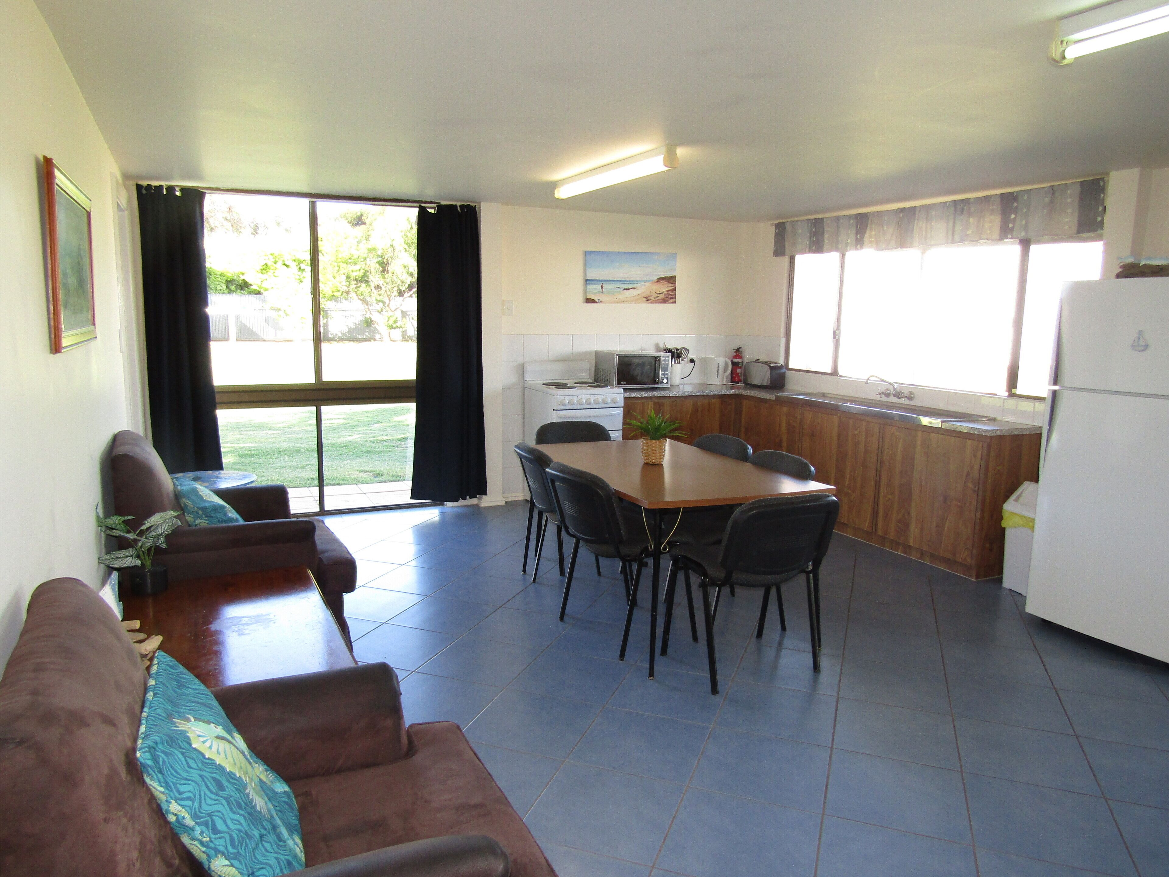 The Palm's House & Unit ~ Large Accommodation — image 19