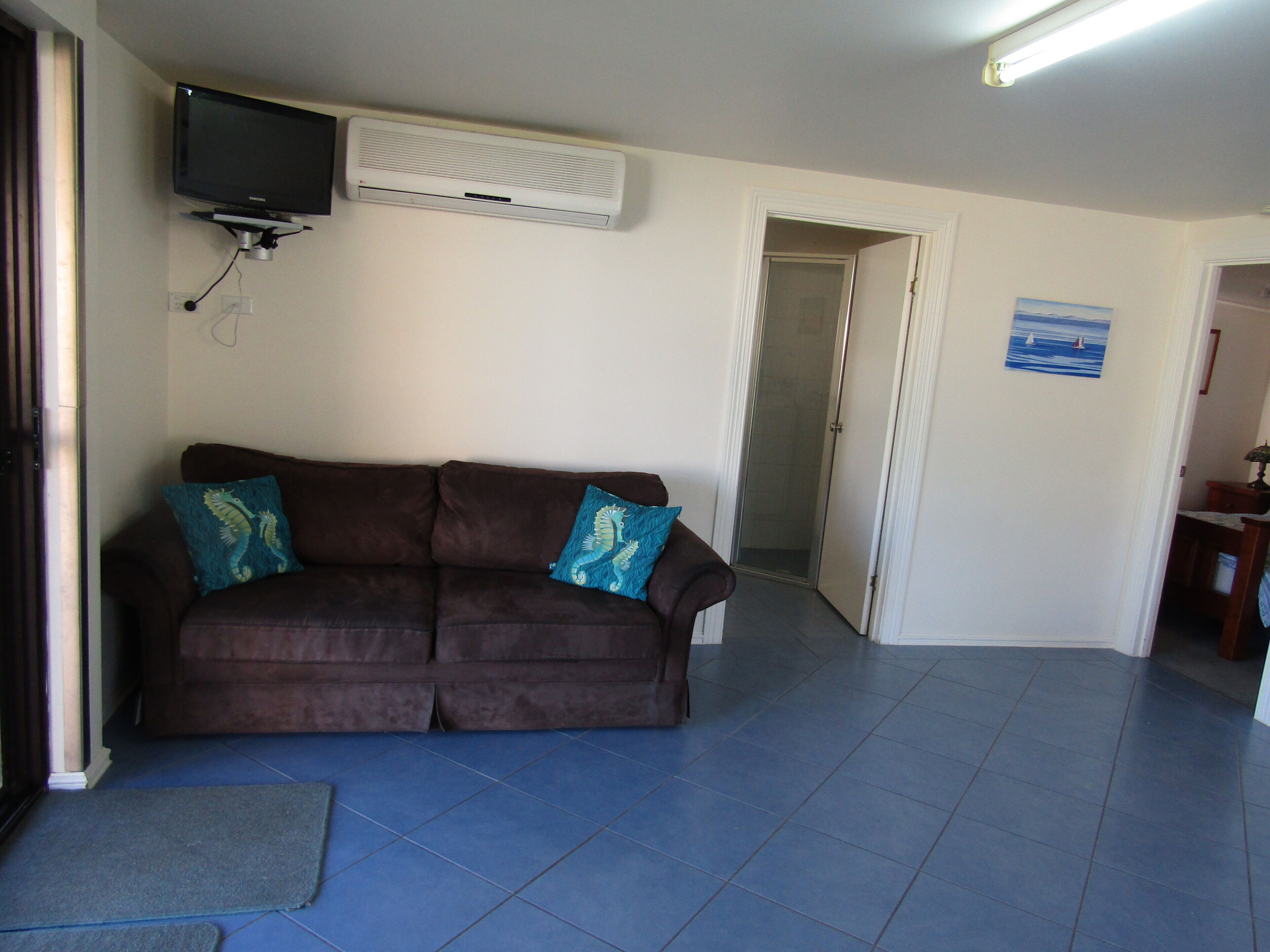 The Palm's House & Unit ~ Large Accommodation — image 20