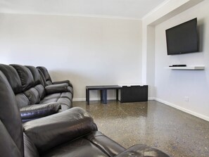 TV, DVD player