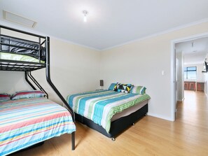 3 bedrooms, WiFi