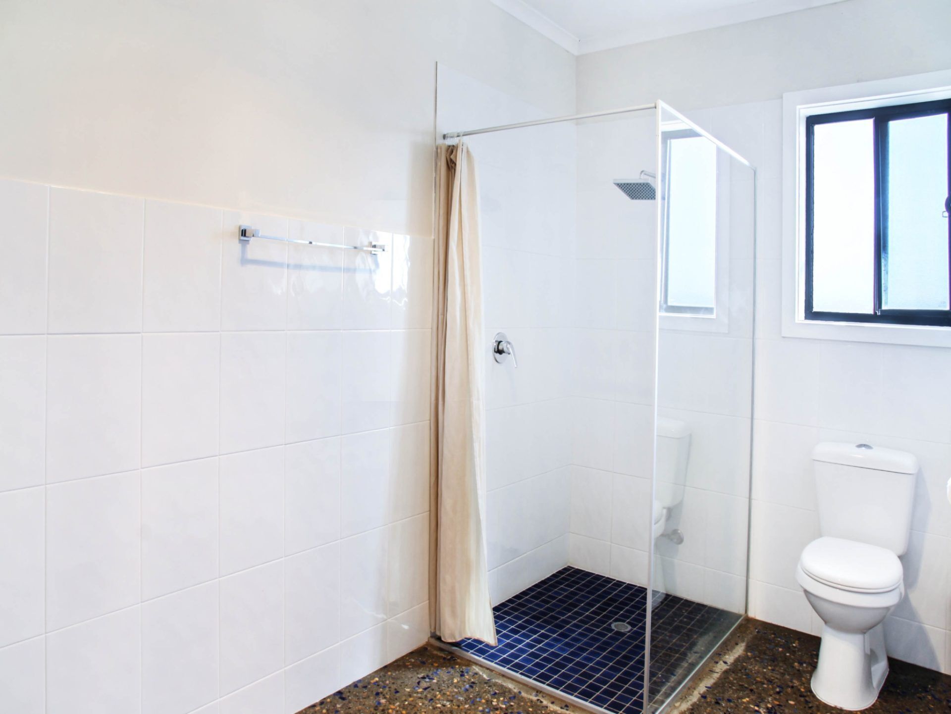 Blue Door Retreat  - Excellent Off Peak Special!  Nightly rates reduced!! — image 11