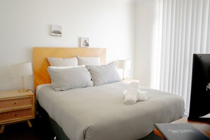 Unclassified image, 4 of 19, button - Blue Waters 8 Shoal Bay Apartment (Shoal Bay)