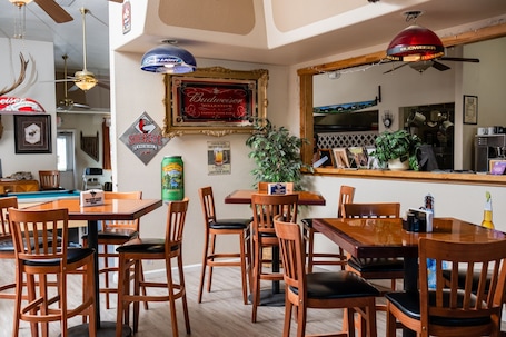 Restaurant. Cold Springs Station Resort