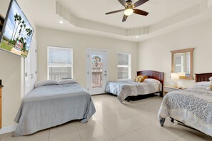 3 chambres, fer et planche à repasser, Wi-Fi gratuit, draps fournis