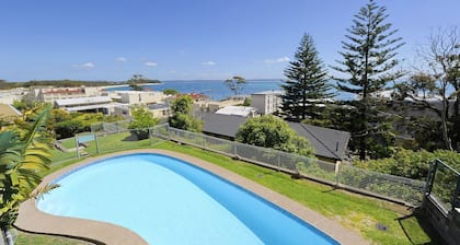 Awesome Shoal Bay views...and a pool!