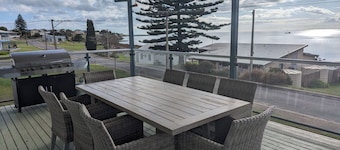 Woody's Beach House ~ Beautiful Sea Views, Great Position, Off Peak Special!