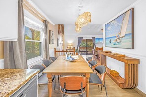 Dining - Gertrude's Siesta | 4-min Walk to Beach & Village with Tiki-Bar, Balcony, Tropical Patio! (Siesta Key)