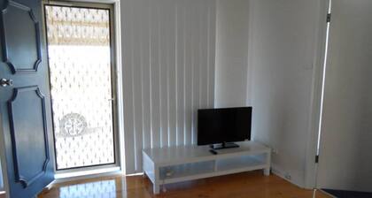 Hardwicke Beach House Short Walk to Beach! Off Peak special!