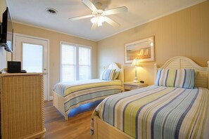 4 bedrooms, WiFi, bed sheets