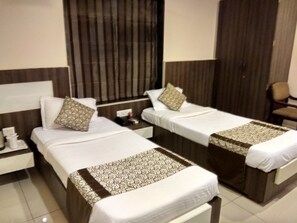 1 bedroom, in-room safe, individually decorated, individually furnished