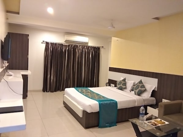 1 bedroom, in-room safe, individually decorated, individually furnished