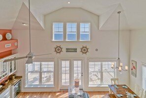 Interior - Knot A Care: Oceanfront 4BR, 4BA beauty in Holden Beach, perfect for 12 guests. (Holden Beach)