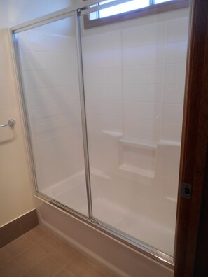 Combined shower/bathtub