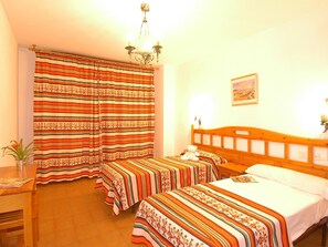 2 bedrooms, bed sheets