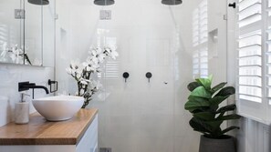 Een bad, gratis toiletartikelen