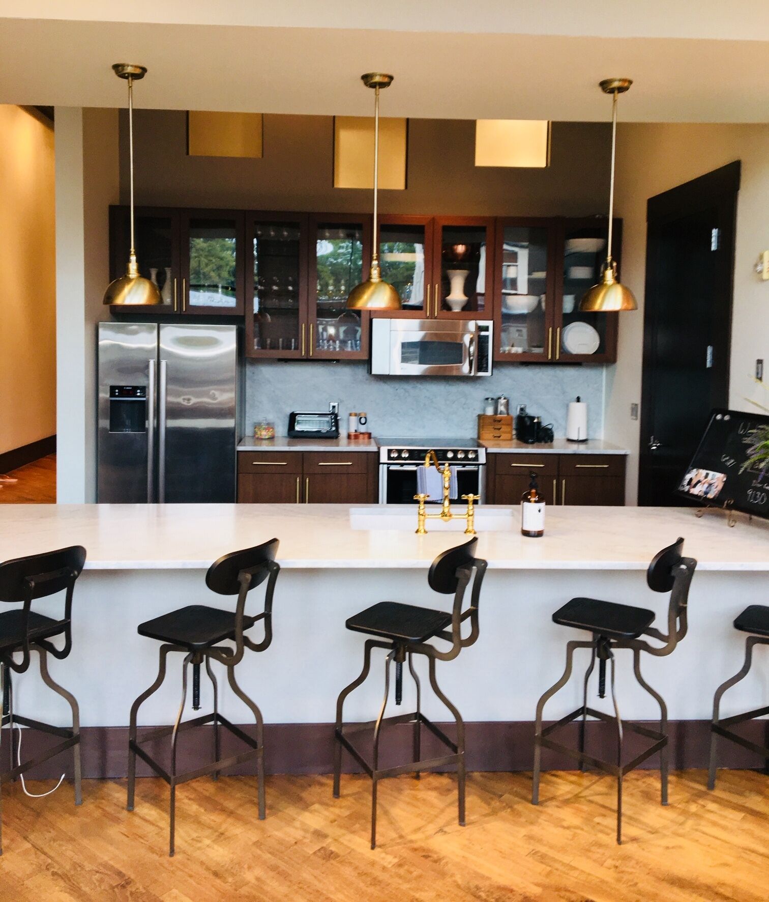 Gorgeous one bedroom, 1.5 bath apartment in the heart of the Old City, Knoxville