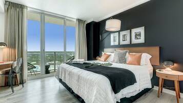 1 Schlafzimmer, Zimmersafe, Schreibtisch, Bügeleisen/Bügelbrett