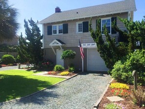 Exterior - Experience bliss at Coast 'N Along, a spacious 3-bedroom retreat in Holden Beach. (Holden Beach)