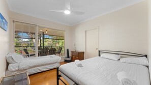 7 bedrooms, free WiFi, bed sheets