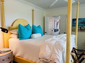 5 bedrooms, WiFi, bed sheets - Gray Goose is a professionally designed waterway home (Holden Beach)